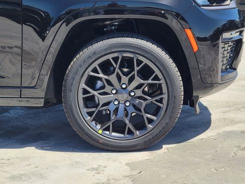 New 2026 Jeep Grand Cherokee Summit AWD/4WD image 25