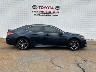 Used 2018 Toyota Camry SE video 1