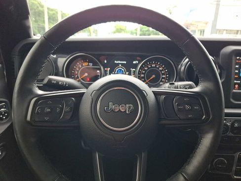 Used 2021 Jeep Wrangler Unlimited Sport AWD/4WD image 18