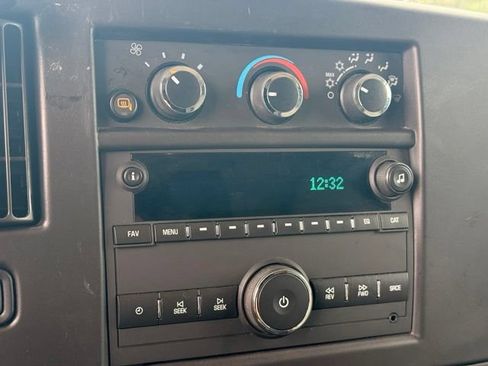 Used 2021 Chevrolet Express 2500 RWD image 15