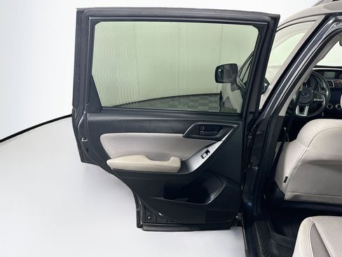 Used 2018 Subaru Forester 2.5i Premium image 25