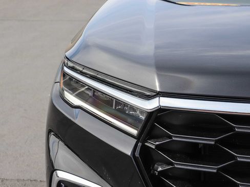 Used 2025 Honda Pilot Touring image 12