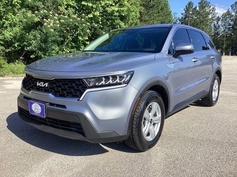 Used 2022 Kia Sorento LX FWD image 3