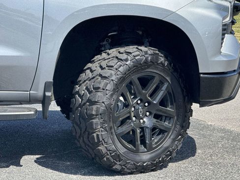 Used 2025 Chevrolet Silverado 1500 LT Trail Boss w/ LT Trail Boss Premium Package image 12