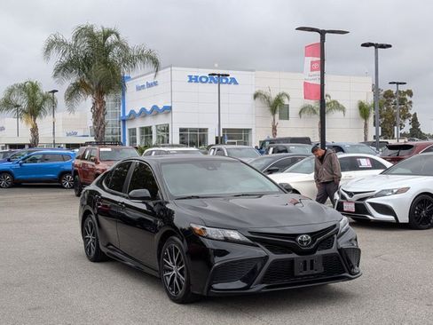 Certified 2023 Toyota Camry SE w/ Convenience Package FWD image 3