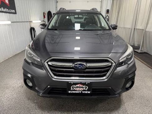 Used 2019 Subaru Outback 3.6R Limited AWD/4WD image 2