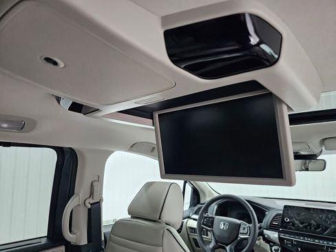 New 2026 Honda Odyssey Touring image 11