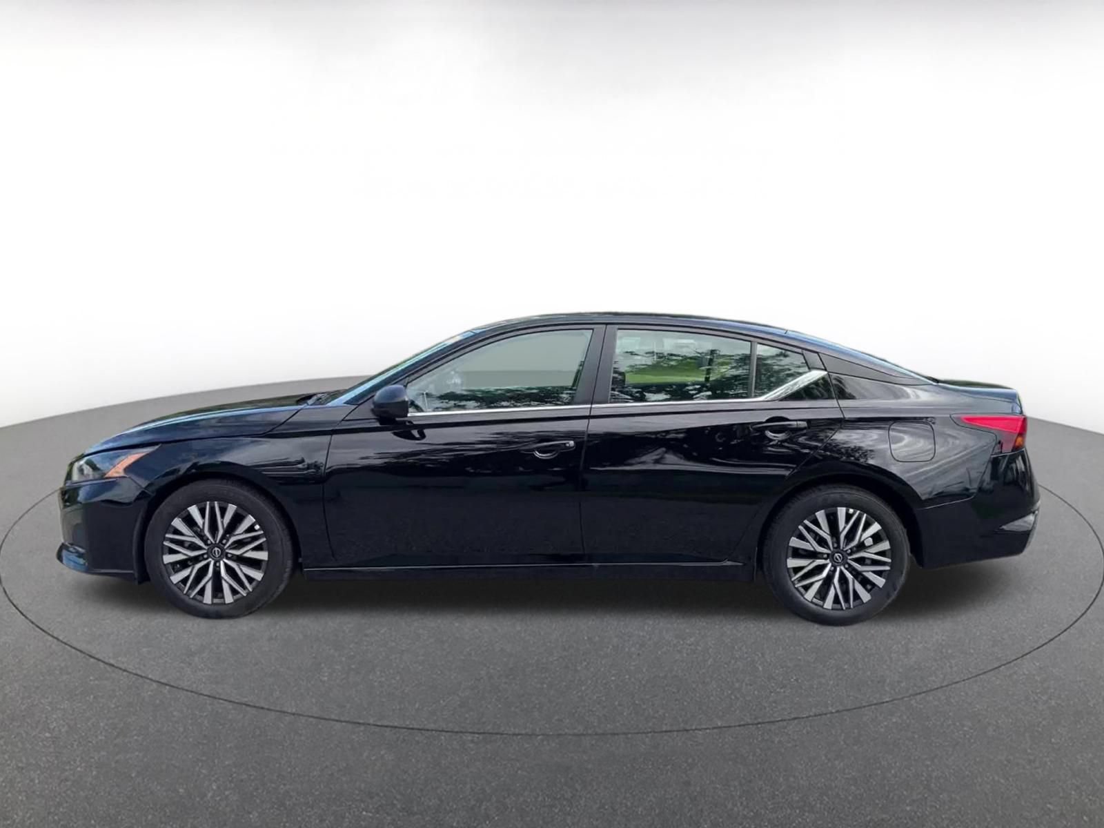 Used 2026 Nissan Altima 2.5 SV FWD image 7