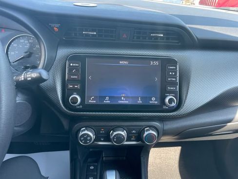 Used 2023 Nissan Kicks SV w/ Interior Electronics Package FWD image 12