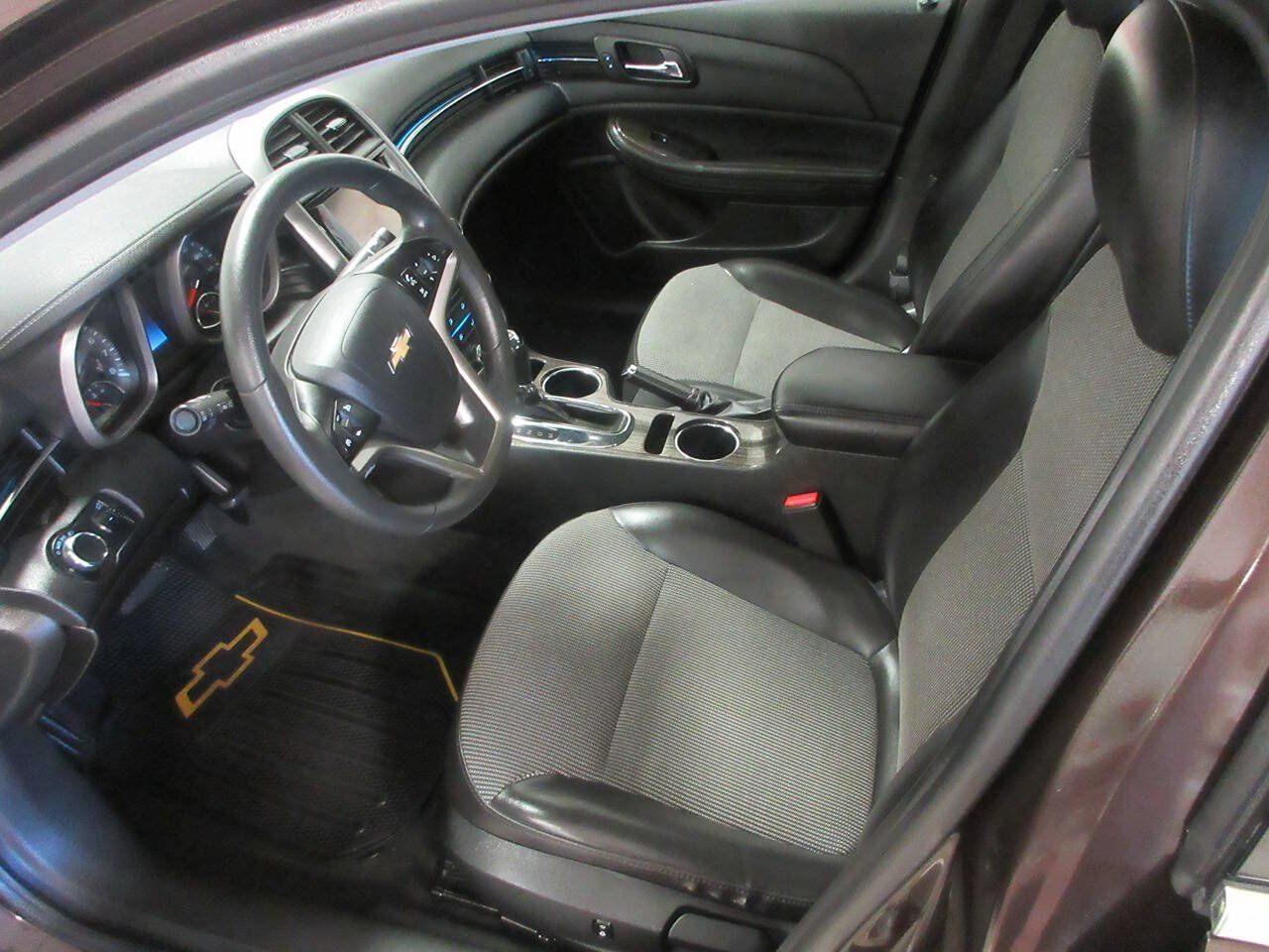 Used 2015 Chevrolet Malibu LT FWD image 7