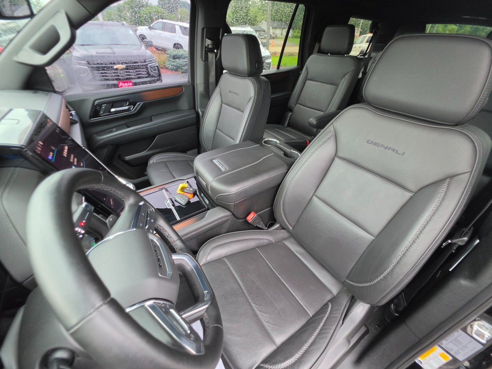 Used 2025 GMC Yukon Denali AWD/4WD image 33