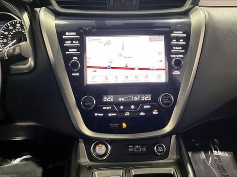 Used 2024 Nissan Murano SV AWD/4WD image 15