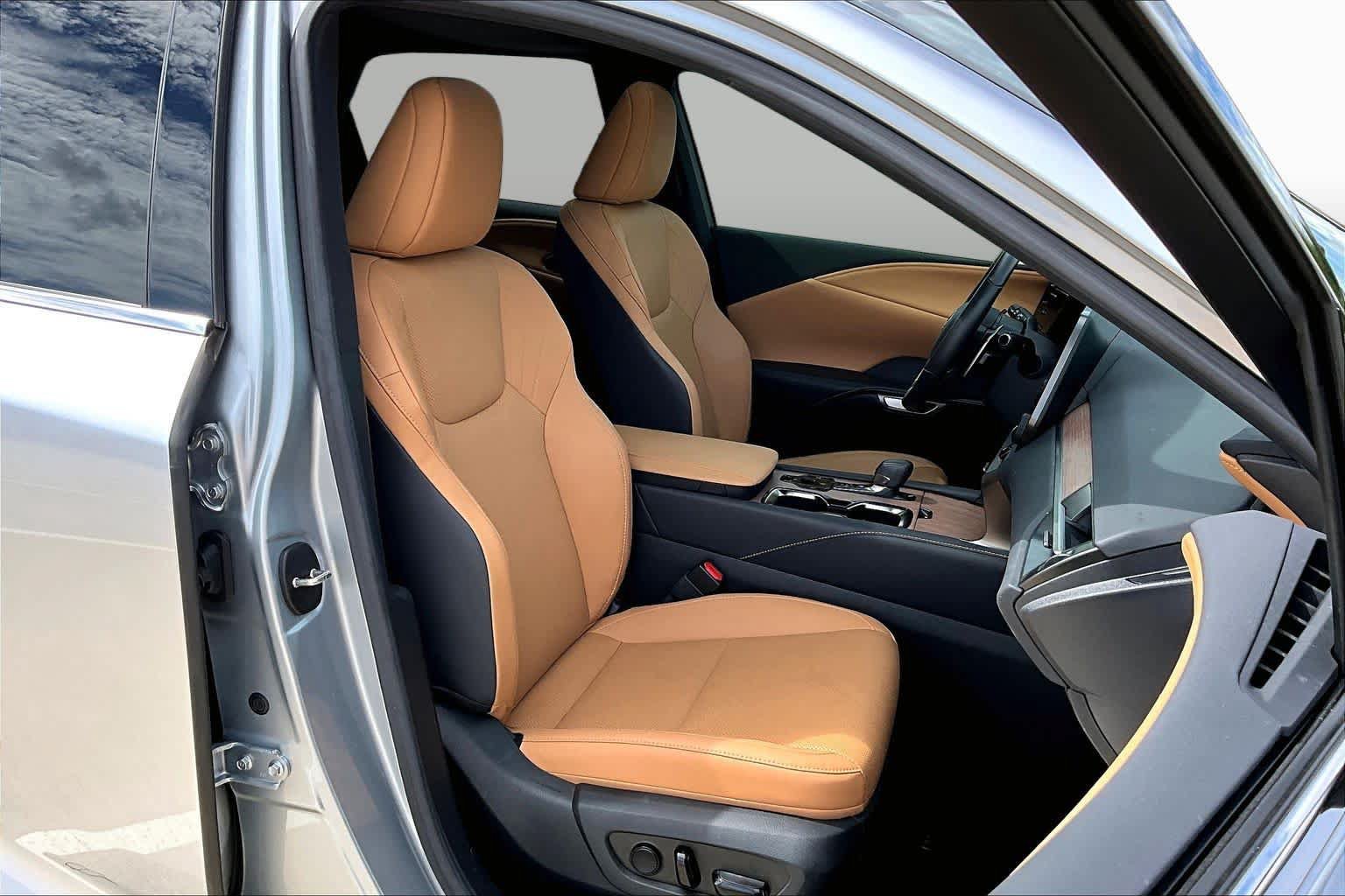 Used 2023 Lexus RX 350 Premium w/ Cold Area Package FWD image 9