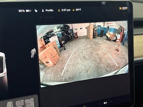 Used 2022 Tesla Model Y Long Range image 19