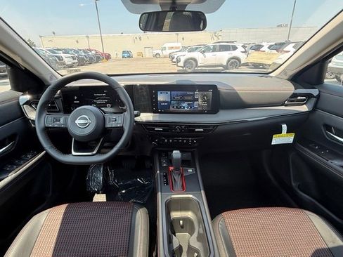 New 2025 Nissan Kicks SR w/ SR Premium Package image 18