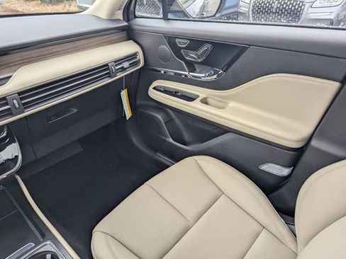 New 2026 Lincoln Corsair Reserve w/ Jet Appearance Package FWD image 15