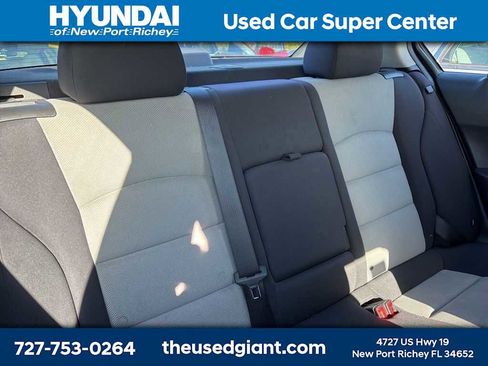 Used 2014 Chevrolet Cruze LS image 9