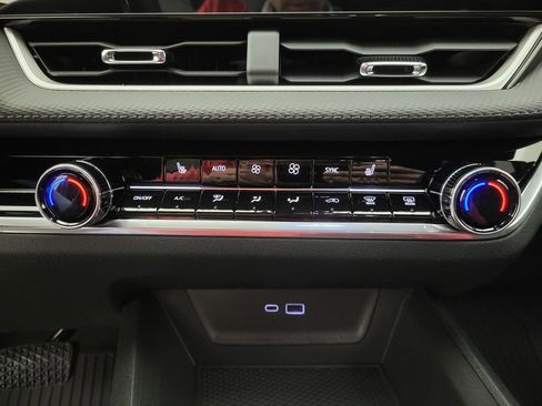 New 2026 Chevrolet Equinox LT w/ Convenience Package II image 9