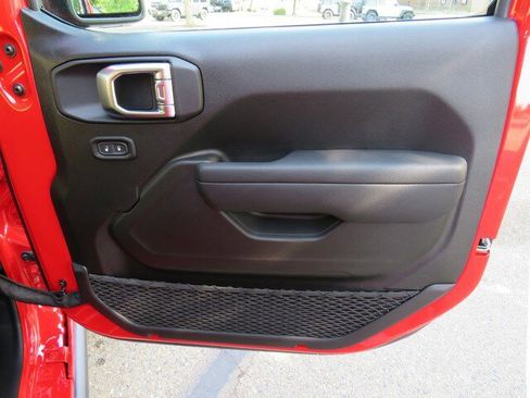 New 2023 Jeep Wrangler Unlimited image 25