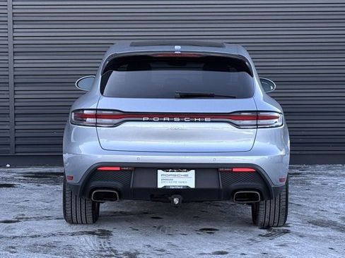 Certified 2022 Porsche Macan image 6