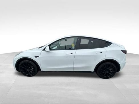 Used 2023 Tesla Model Y Long Range image 5