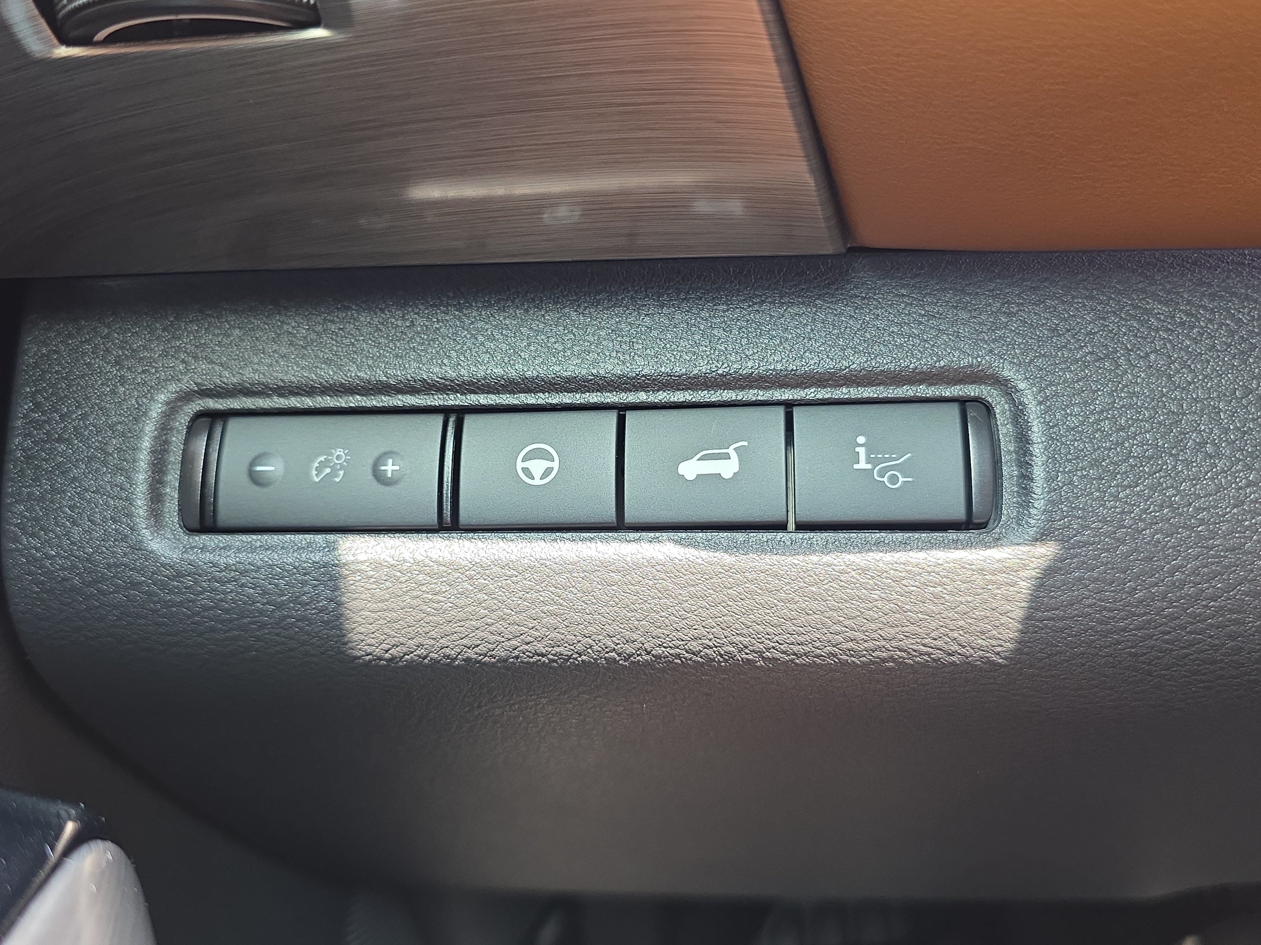 Used 2023 Nissan Pathfinder Platinum w/ Black Appearance Package FWD image 25