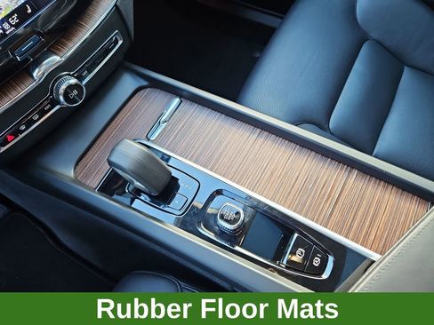 Used 2023 Volvo XC60 B5 Plus w/ Climate Package image 17