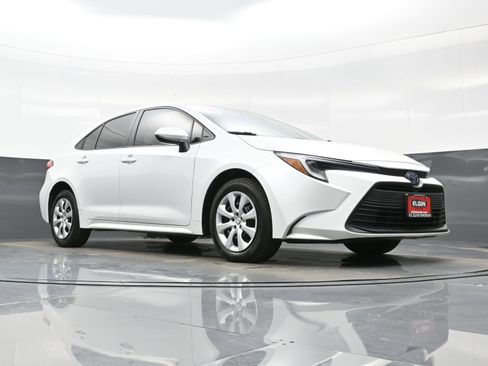 Used 2024 Toyota Corolla LE image 24