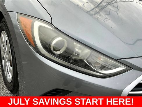 Used 2018 Hyundai Elantra SE FWD image 35