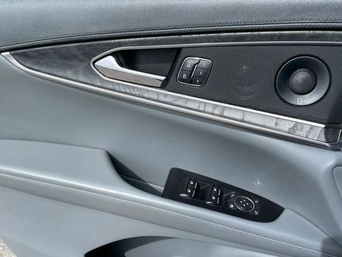 Used 2019 Lincoln Nautilus Reserve w/ Driver Assistance Package image 35