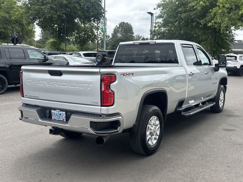 Used 2022 Chevrolet Silverado 3500 LTZ AWD/4WD image 5