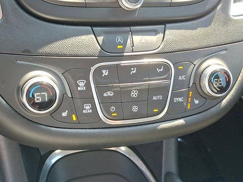 Used 2020 Chevrolet Malibu LT w/ Leather Package image 15