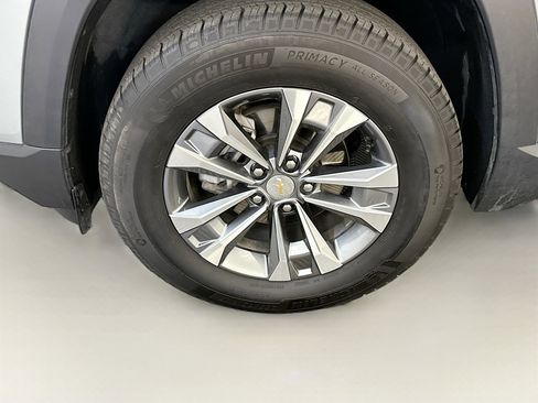 Used 2025 Chevrolet Equinox LT w/ Convenience Package II image 11