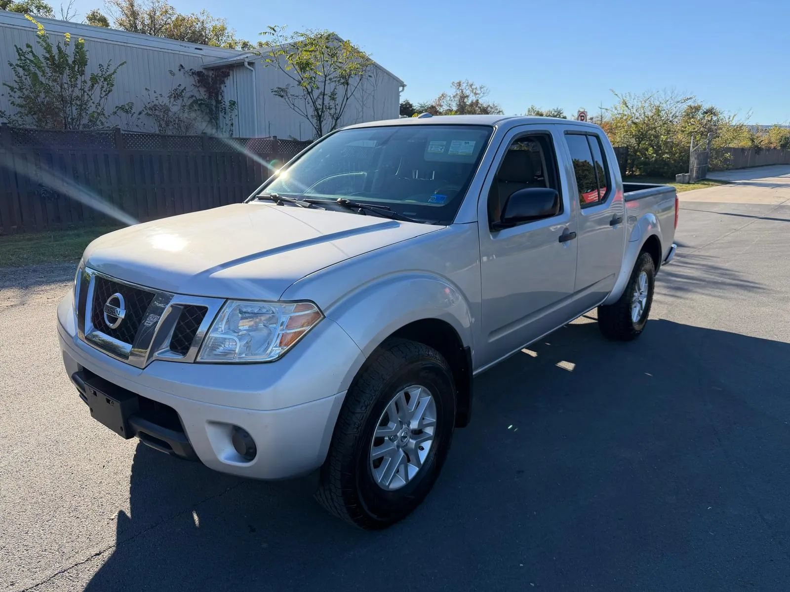 Used 2016 Nissan Frontier SV AWD/4WD image 1
