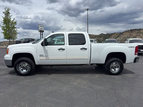 Used 2010 GMC Sierra 2500 SLE AWD/4WD image 4