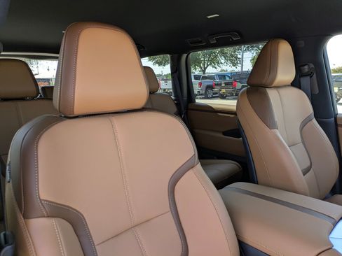 New 2026 Nissan Armada SL w/ Captain's Chari Seat Package image 22