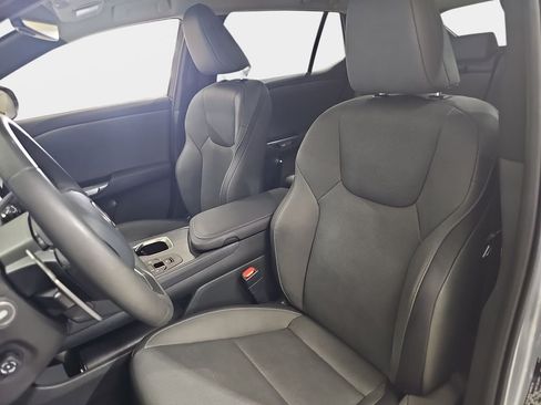 Certified 2025 Lexus RZ 450e w/ Accessory Package (2T) AWD/4WD image 18