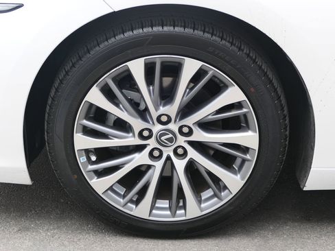 Used 2020 Lexus ES 350 w/ Premium Package FWD image 10