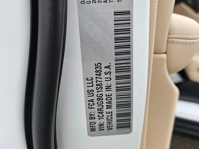 New 2025 Jeep Grand Cherokee Limited w/ Luxury Tech Group II RWD image 17