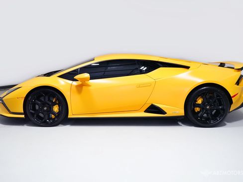 Used 2023 Lamborghini Huracan Tecnica RWD image 5