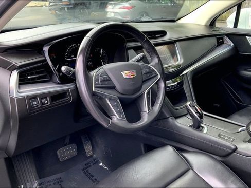 Used 2018 Cadillac XT5 Luxury w/ Driver Awareness Package AWD/4WD image 14