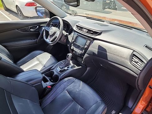 Used 2019 Nissan Rogue SL w/ Premium Package AWD/4WD image 12