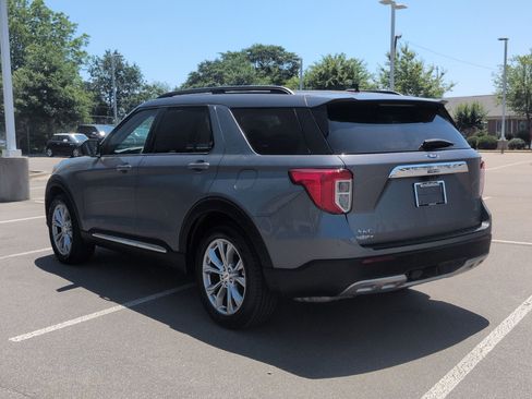 Certified 2023 Ford Explorer XLT w/ Equipment Group 202A RWD image 6