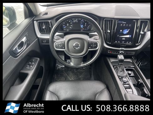 Used 2020 Volvo XC60 T6 Momentum w/ Protection Package image 26