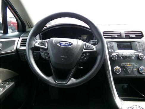 Used 2019 Ford Fusion S FWD image 5