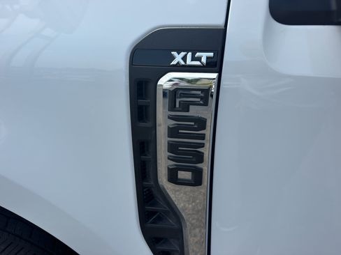 Used 2025 Ford F250 XLT AWD/4WD image 9