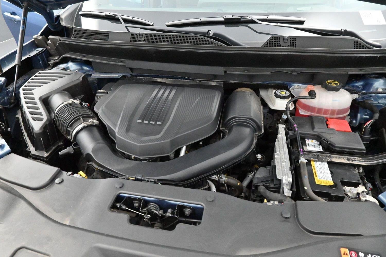 Used 2024 Chevrolet Traverse LT w/ LPO, Floor Liner Package FWD image 32