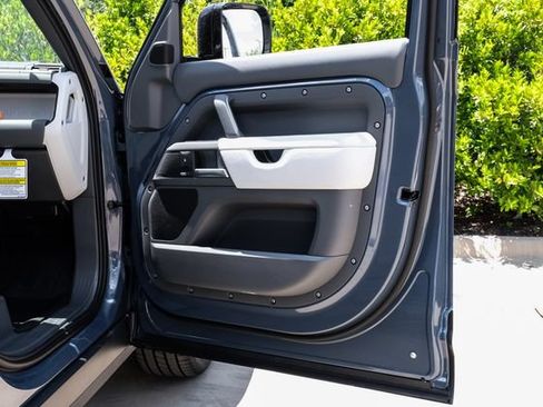 New 2026 Land Rover Defender 110 X-Dynamic SE AWD/4WD image 53