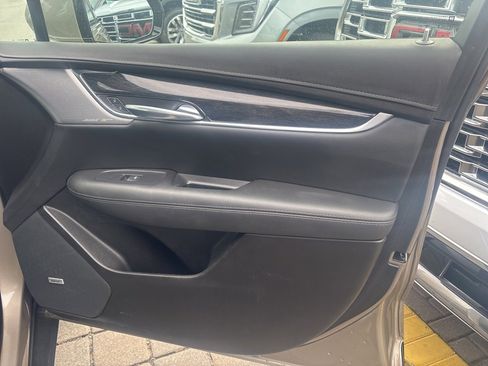 Certified 2022 Cadillac XT5 Premium Luxury image 35