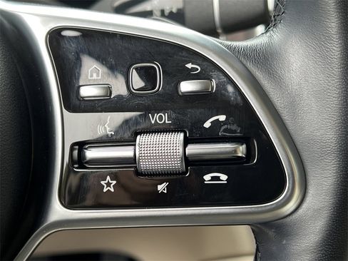 Used 2022 Mercedes-Benz GLC 300 4MATIC image 22